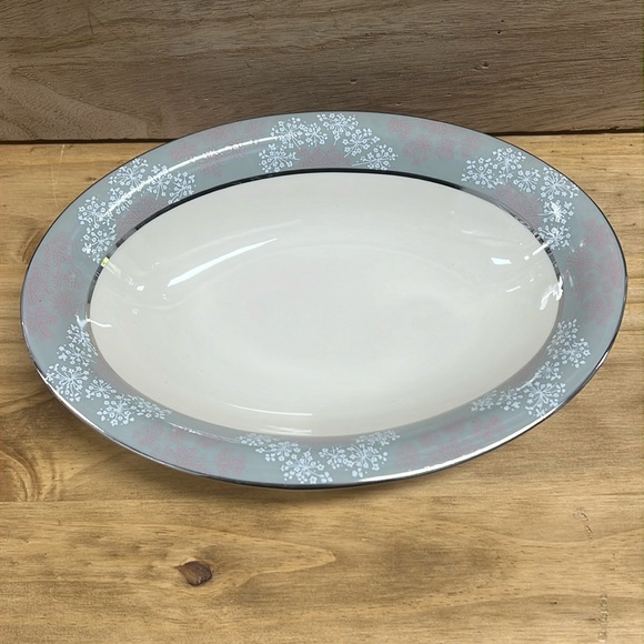 Discontinued Castleton Lace Oval Serving Bowl - Picture 1 of 8